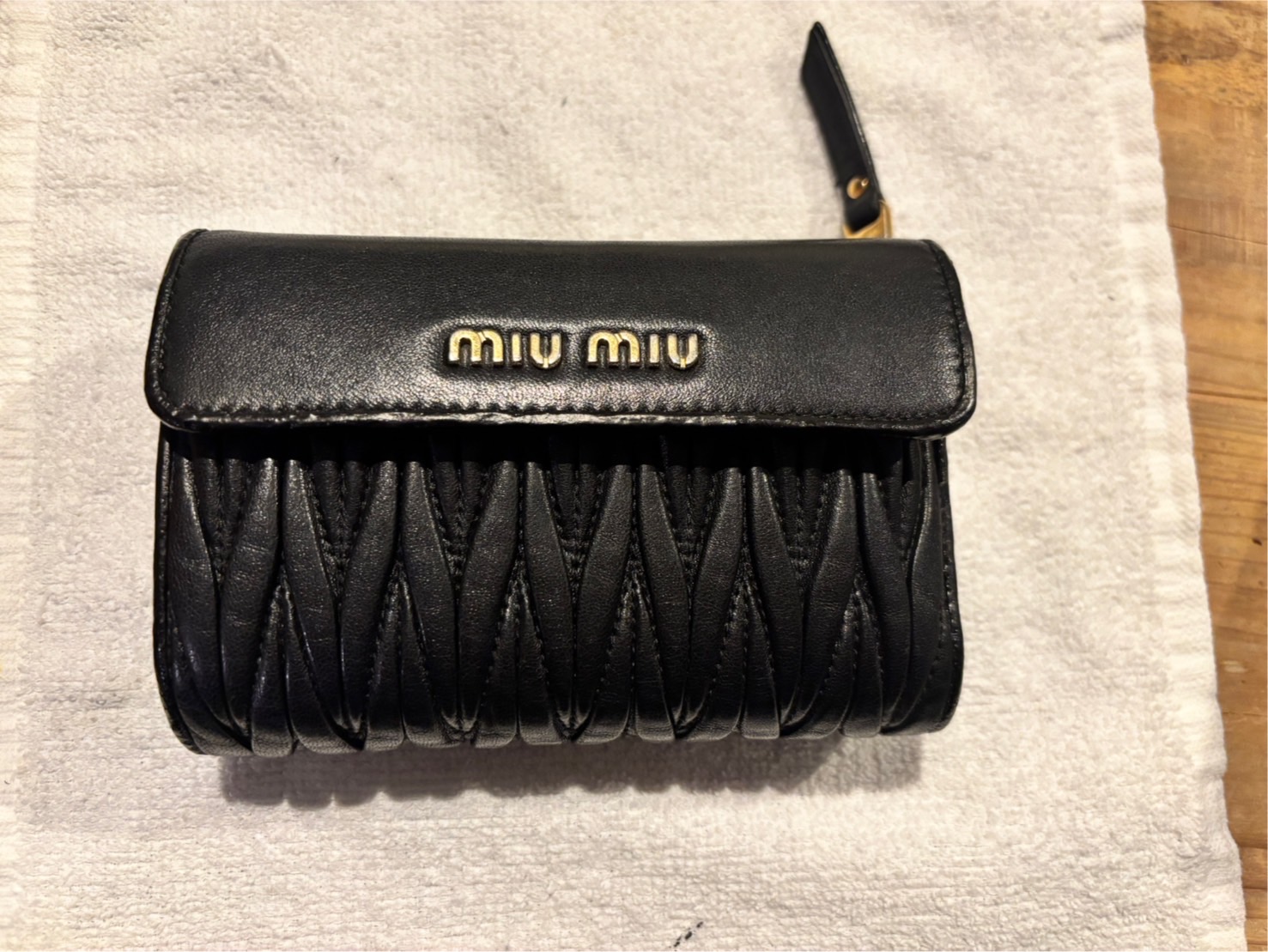 【修理後】MIUMIU三つ折り財布　色：黒